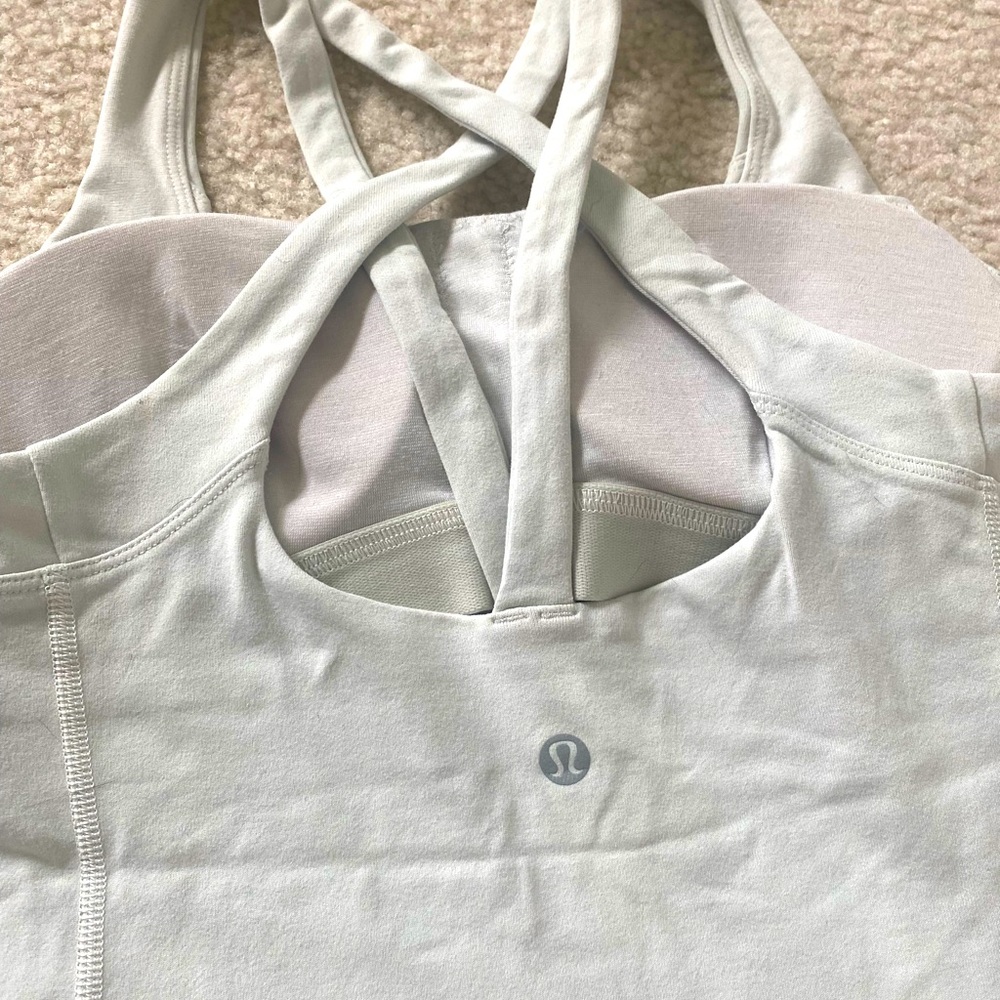 Like new LuLuLemon tank with built in bra.